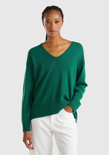  Kadın Koyu Yeşil Yün ve Viskoz Karışımlı Ribana Detaylı V Yaka Kazak