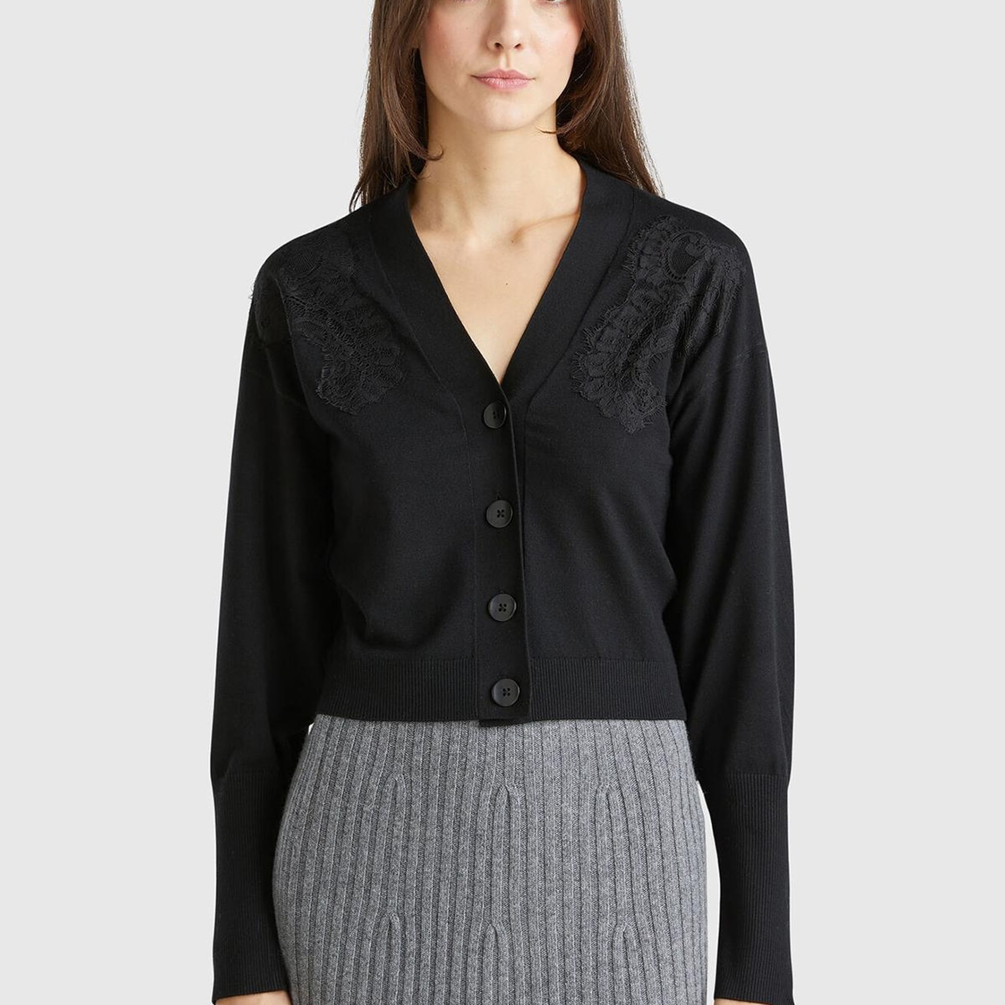 Kadın Siyah Viskoz Karışımlı Önü Dantel Detaylı Yüksek Manşet Hırka