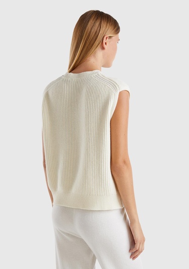  Kadın Krem Yün Karışımlı Örgü Motifli Yuvarlak Yaka Yelek