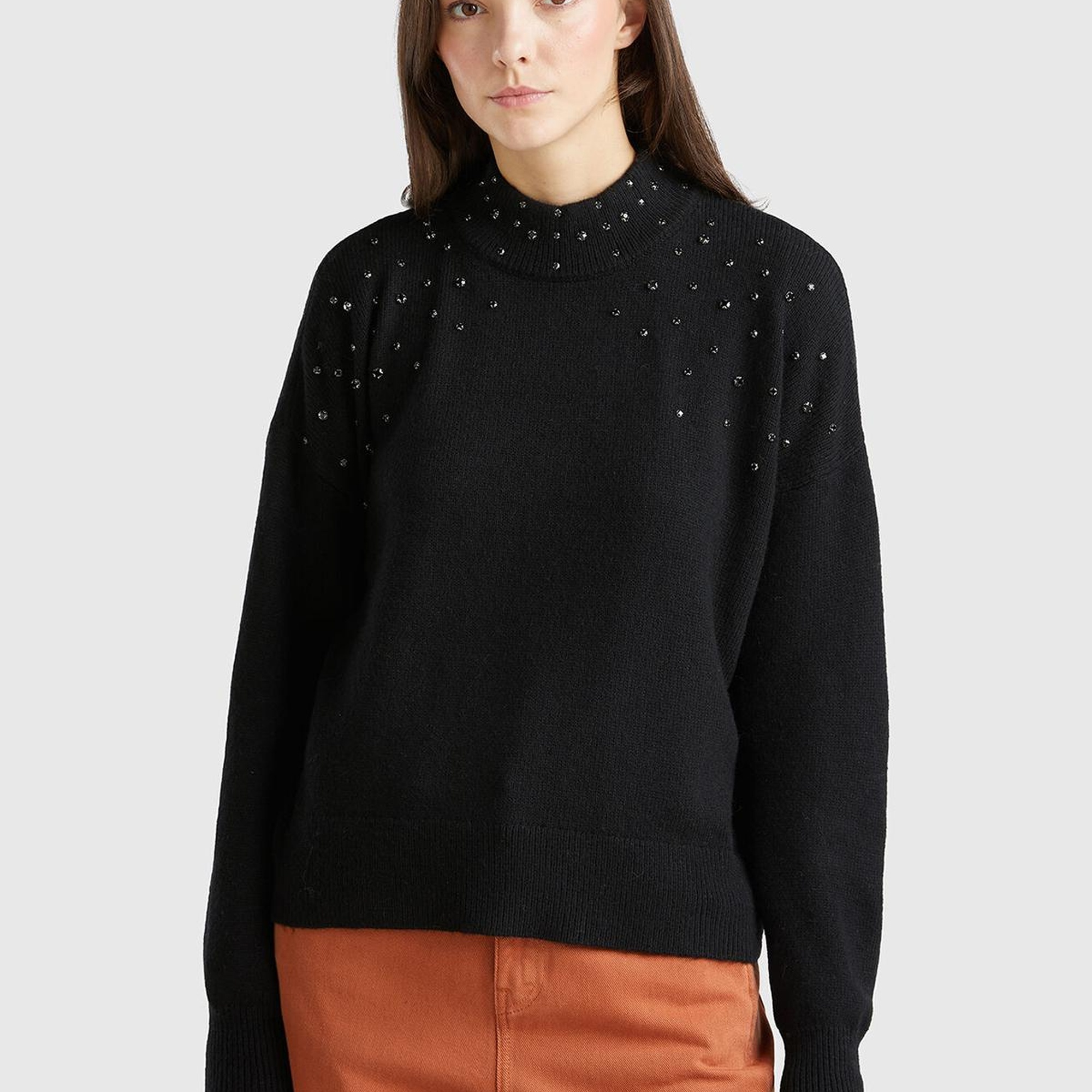 Kadın Siyah Pamuk ve Yün Karışımlı Taş Detaylı Yüksek Yaka Kazak