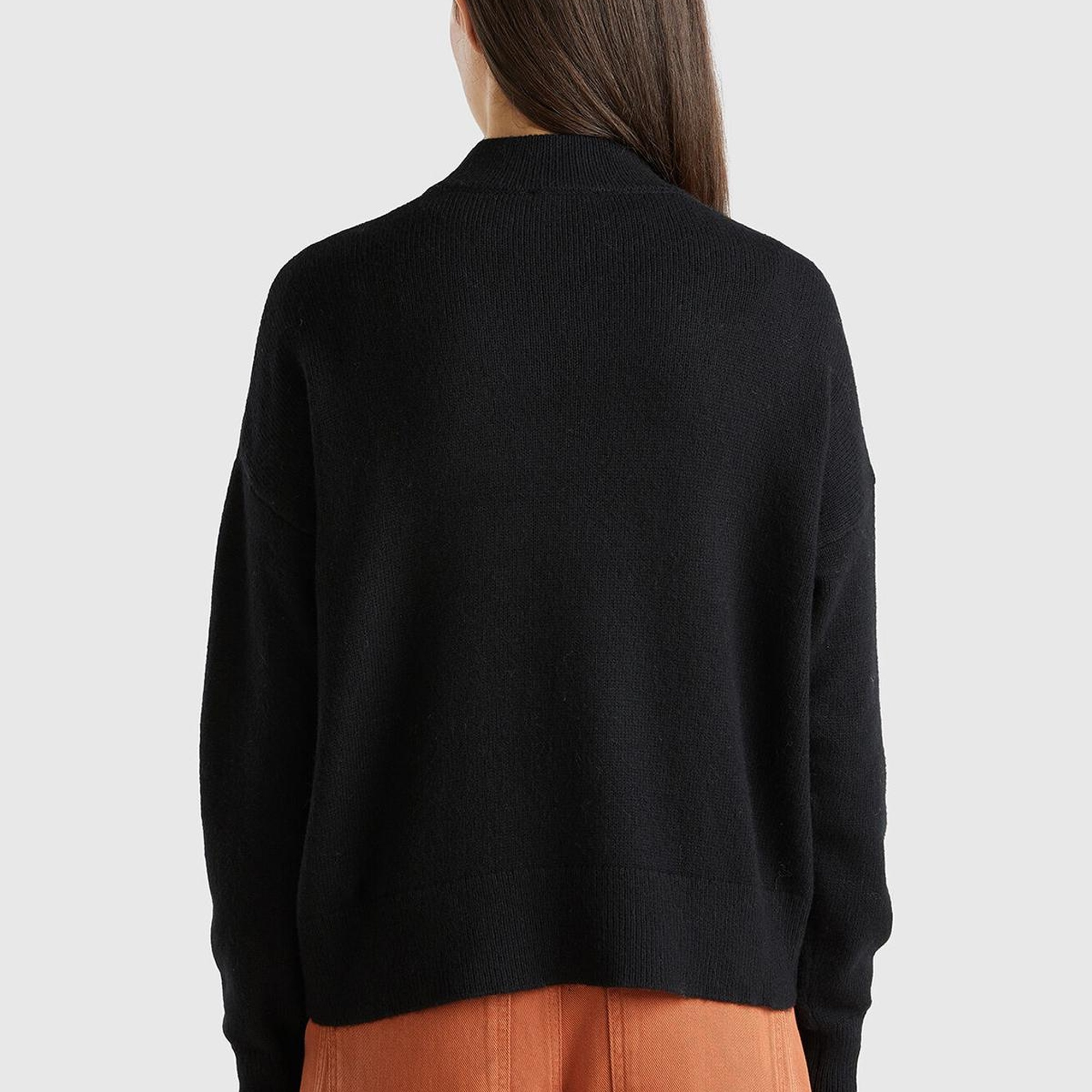 Kadın Siyah Pamuk ve Yün Karışımlı Taş Detaylı Yüksek Yaka Kazak