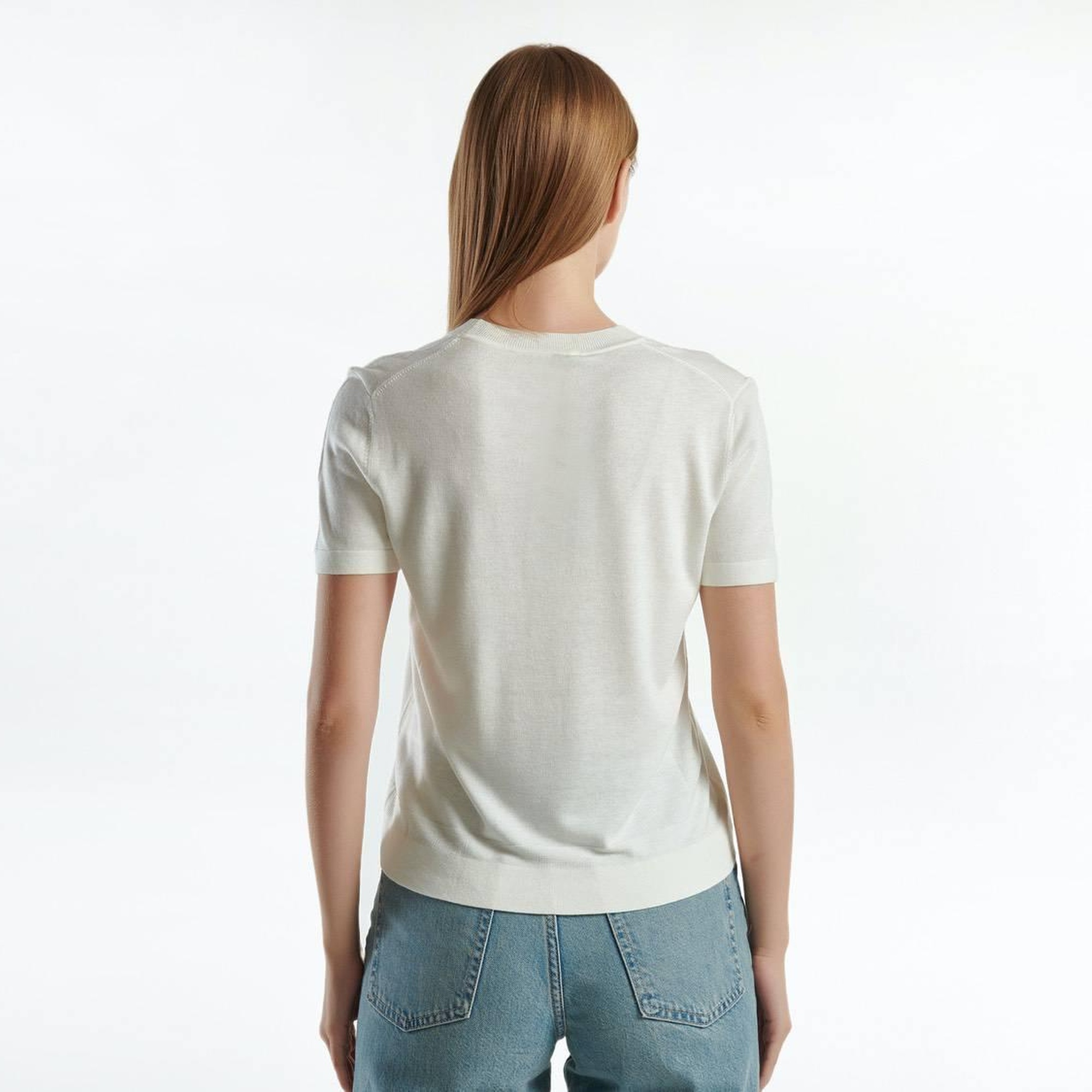 Kadın Beyaz İpek Karışımlı Yuvarlak Yaka Önü Detaylı Kısa Kollu Kazak