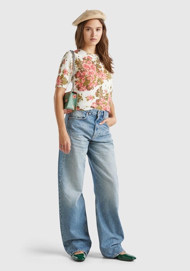  Kadın Beyaz Yün Karışımlı Tamamı Çiçek Desenli Bisiklet Yaka Kısa Kazak