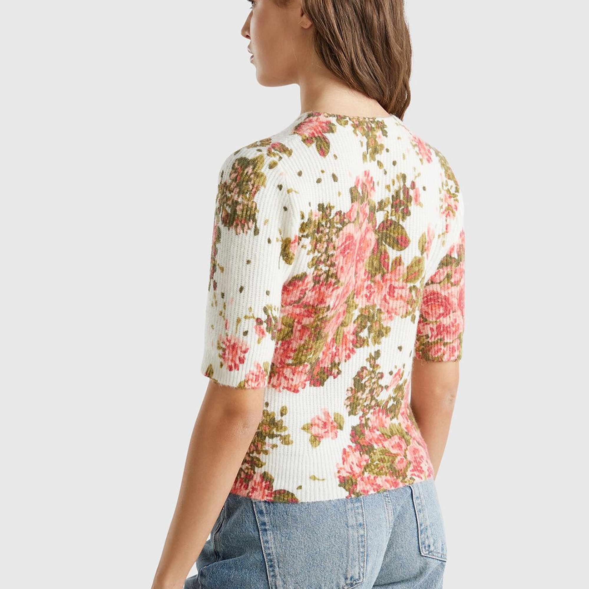 Kadın Beyaz Yün Karışımlı Tamamı Çiçek Desenli Bisiklet Yaka Kısa Kazak