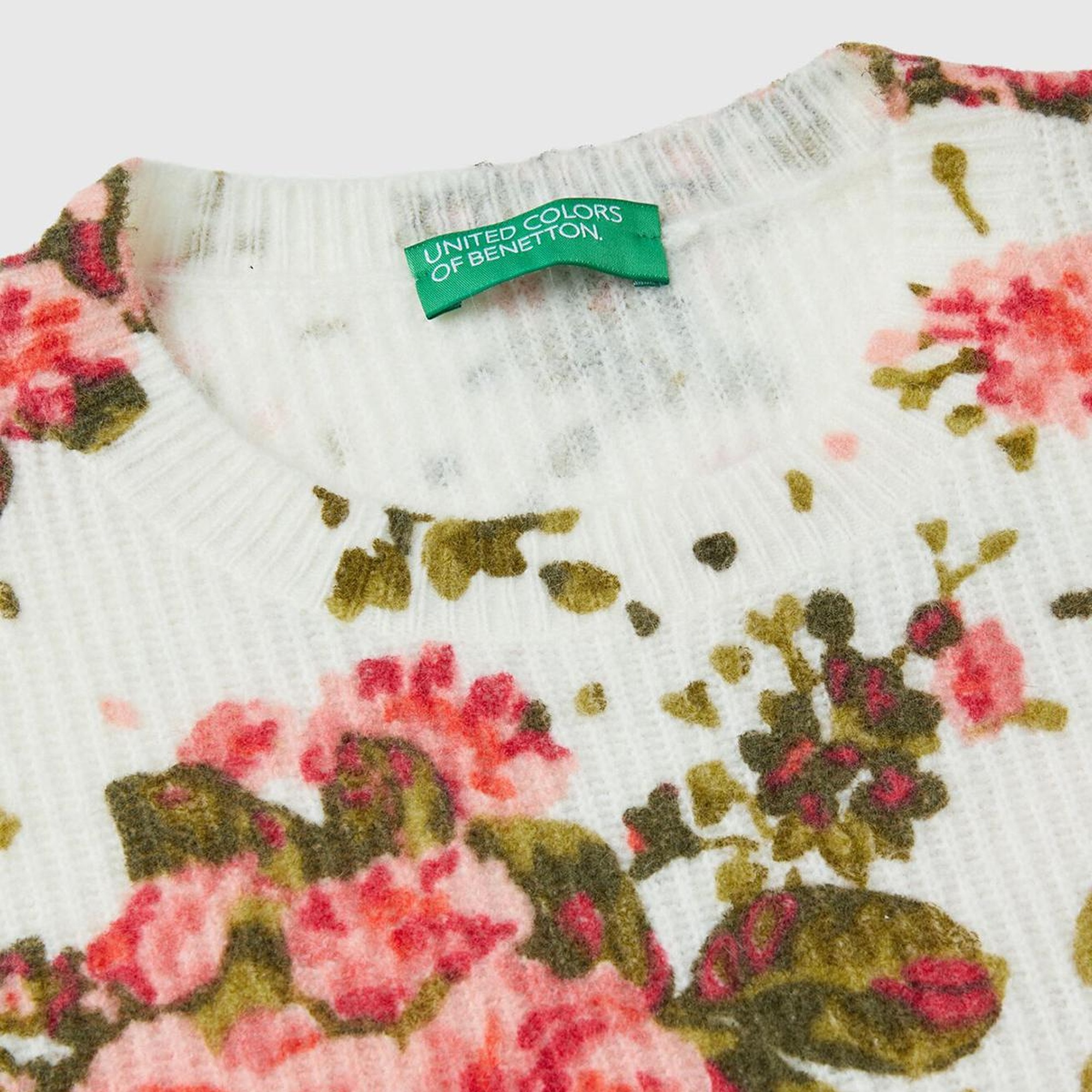 Kadın Beyaz Yün Karışımlı Tamamı Çiçek Desenli Bisiklet Yaka Kısa Kazak