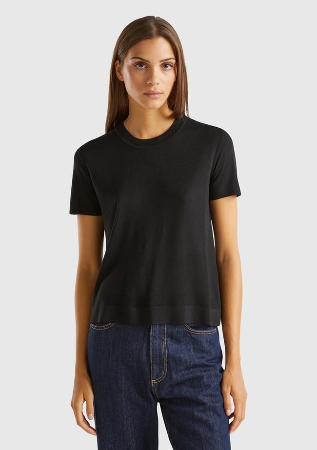  Kadın Siyah İpek Karışımlı Yuvarlak Yaka Önü Detaylı Kısa Kollu Kazak