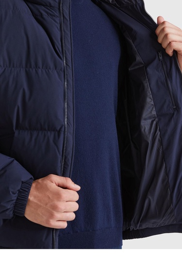  Erkek Lacivert Kaz Tüyü Dolgulu Yanları Cepli Gizli Fermuarlı Kapüşonlu Mont