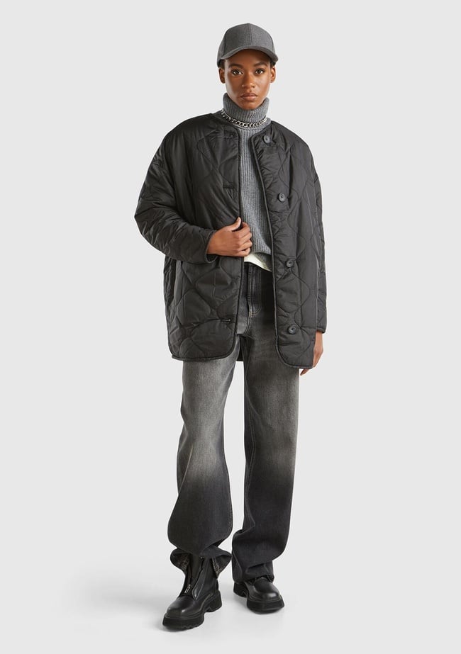  Kadın Siyah İçi Kürklü Dışı Kapitone Detaylı Önü Düğmeli Mont