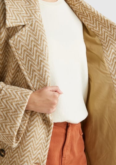  Kadın Bej Desenli Düğme Kapamalı Yanları Cepli Kısa Kaban