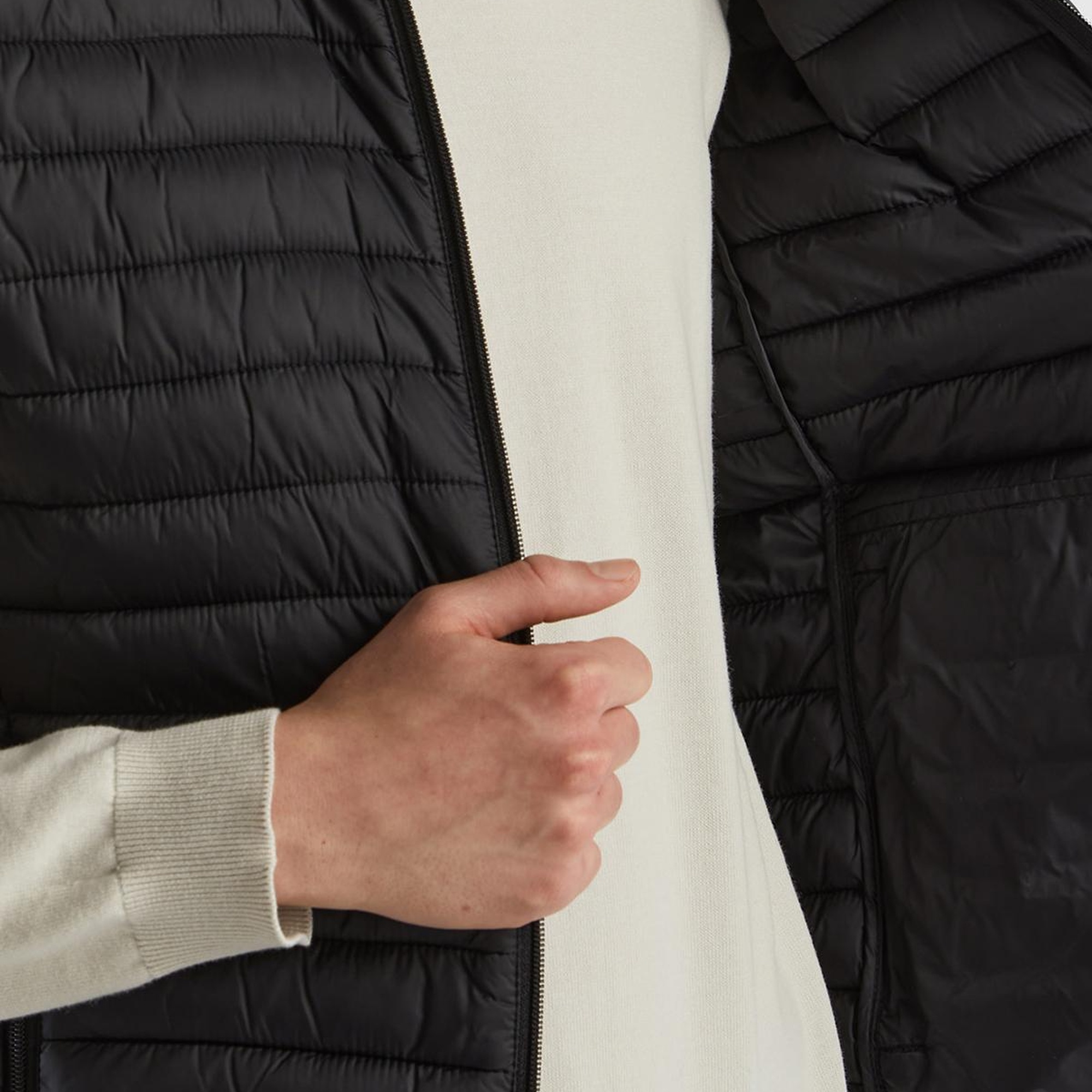 Erkek Siyah Eco-Recyle Dolgulu Pufa Yelek