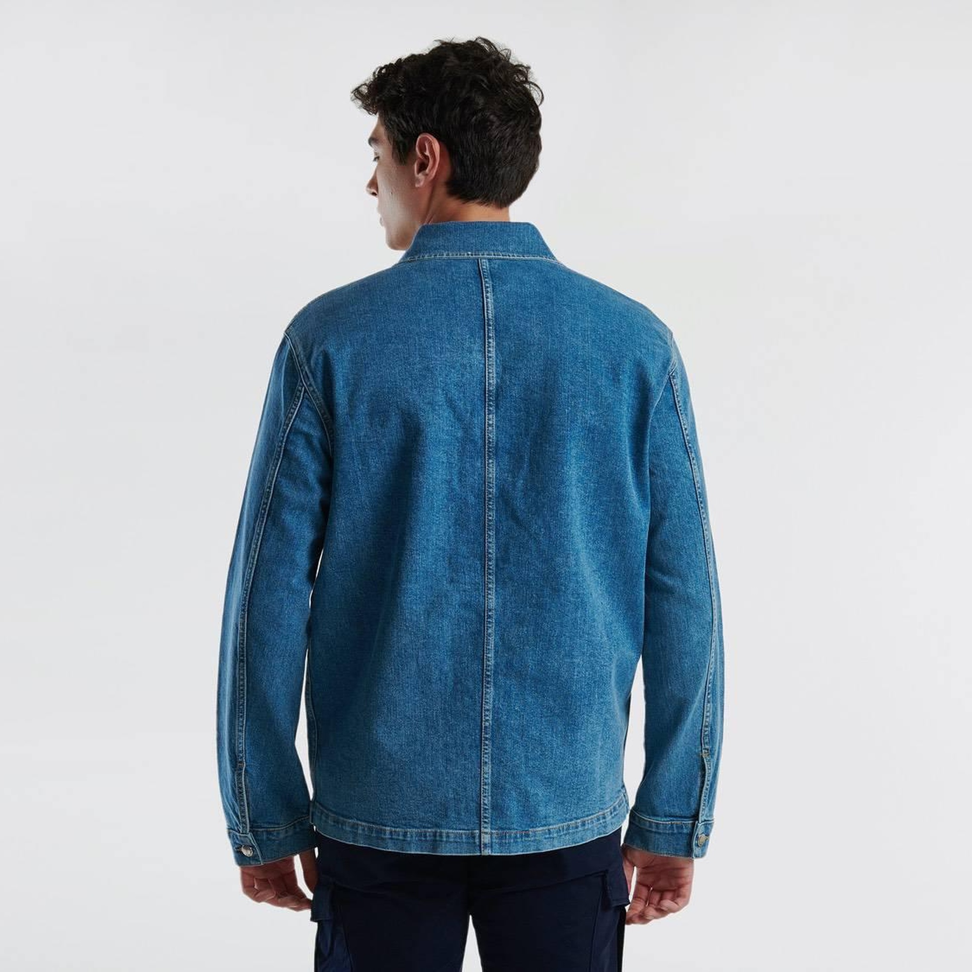 Erkek Açık Mavi Pamuk Karışımlı Cep Detaylı Gömlek Yaka Denim Ceket