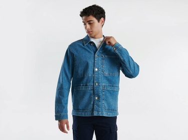  Erkek Açık Mavi Pamuk Karışımlı Cep Detaylı Gömlek Yaka Denim Ceket