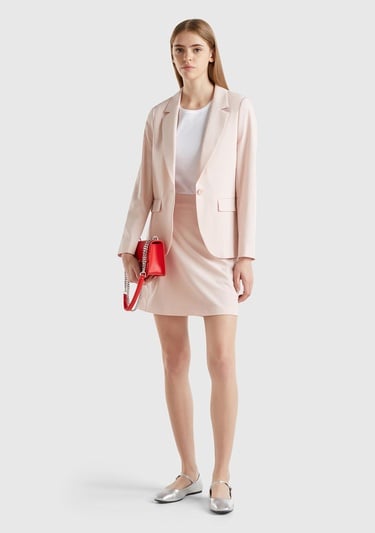  Kadın Toz Pembe Poliviskoz Tek Düğmeli Kırlangıç Yaka Blazer Ceket