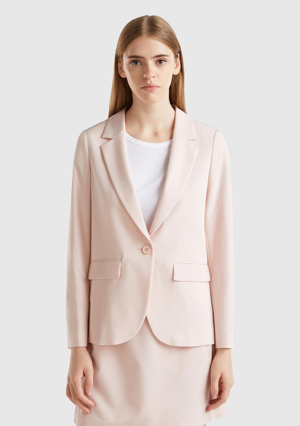  Kadın Toz Pembe Poliviskoz Tek Düğmeli Kırlangıç Yaka Blazer Ceket