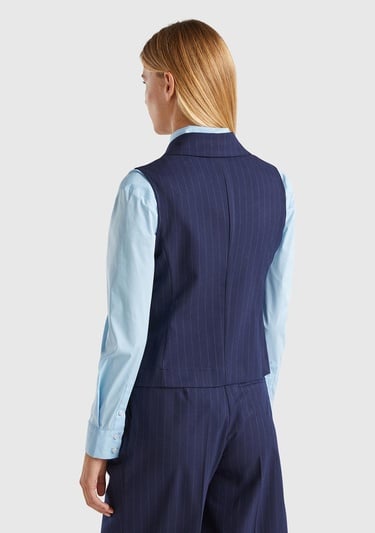  Kadın Lacivert Viskoz Karışımlı Düğmeli Çizgili Sivri Yaka Kruvaze Yelek
