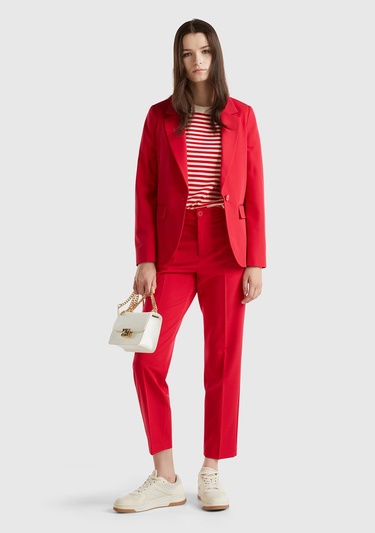  Kadın Kırmızı Poliviskoz Tek Düğmeli Kırlangıç Yaka Blazer Ceket