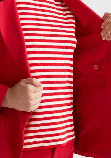  Kadın Kırmızı Poliviskoz Tek Düğmeli Kırlangıç Yaka Blazer Ceket