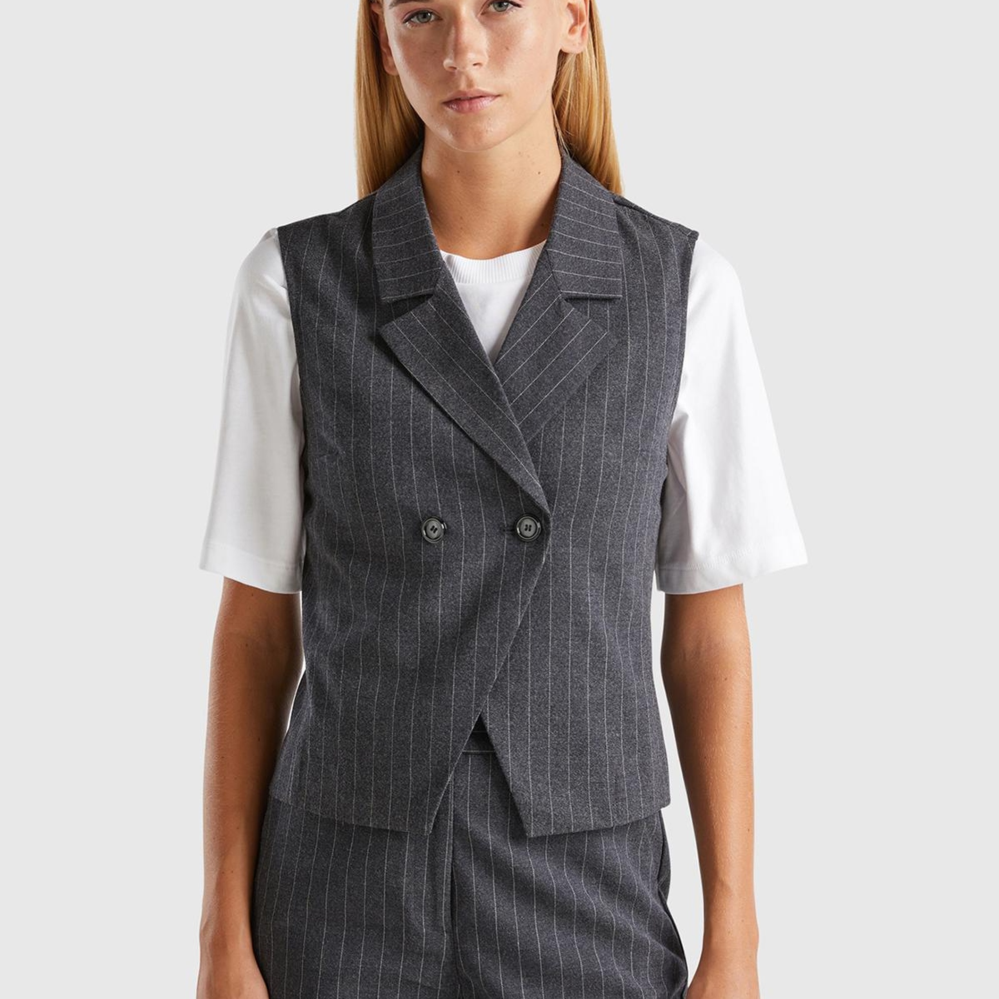 Kadın Antrasit Viskoz Karışımlı Düğmeli Çizgili Sivri Yaka Kruvaze Yelek