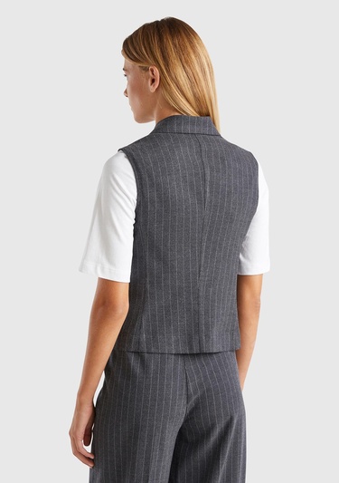  Kadın Antrasit Viskoz Karışımlı Düğmeli Çizgili Sivri Yaka Kruvaze Yelek