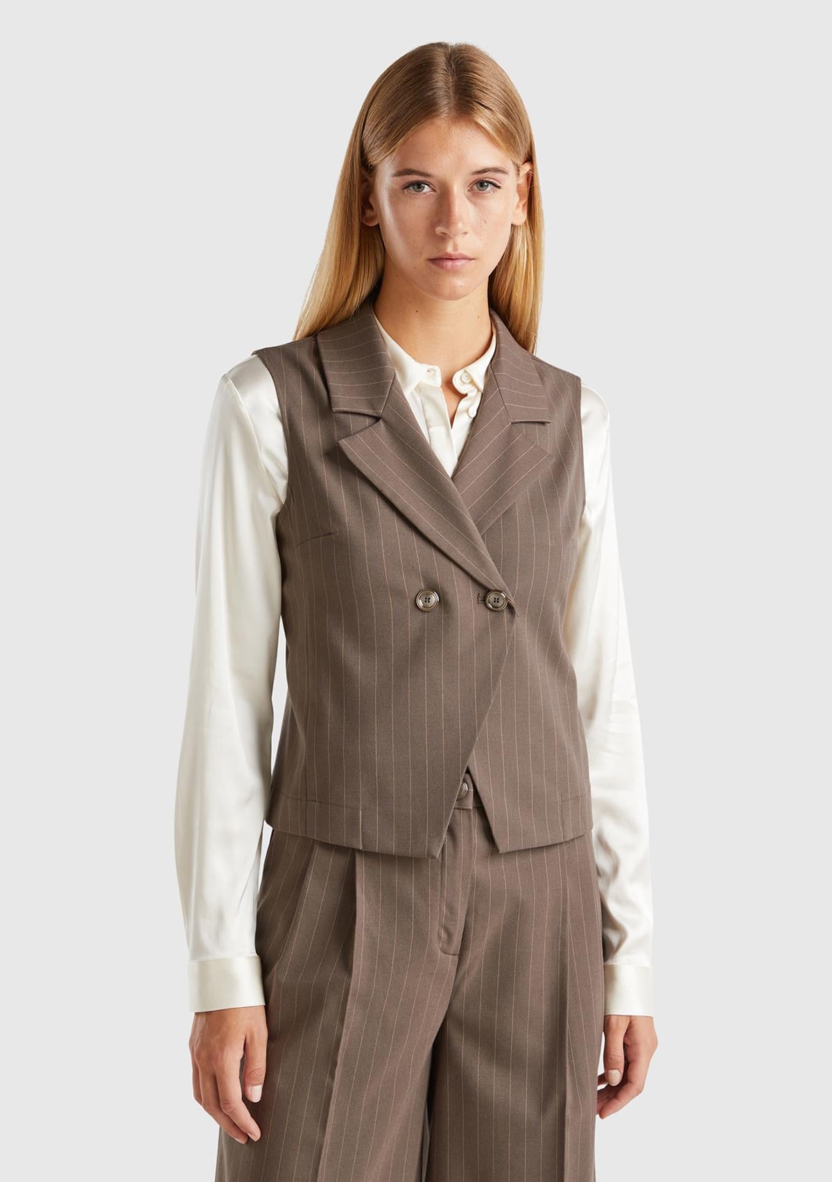  Kadın Taba Viskoz Karışımlı Düğmeli Çizgili Sivri Yaka Kruvaze Yelek