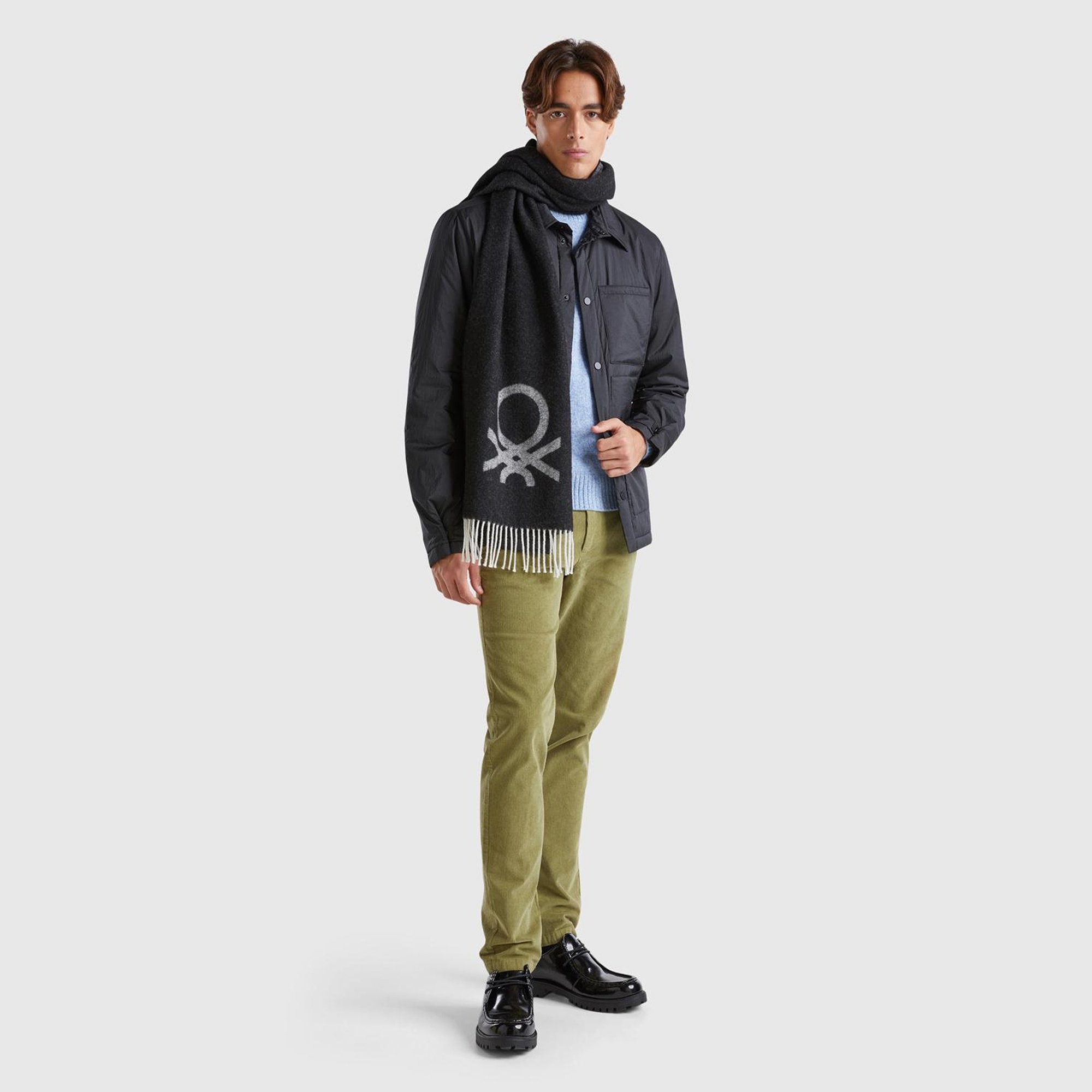 Erkek Siyah Cep Detaylı Düğmeli Gömlek Yaka Mont