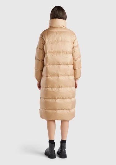  Kadın Bej Kaz Tüyü Dolgulu Düğme Kapamalı Yüksek Yaka Uzun Şişme Mont
