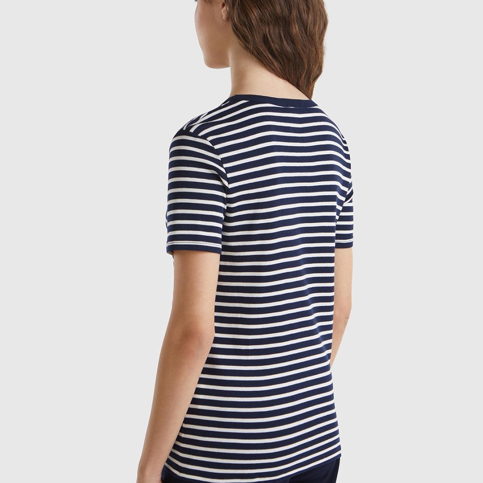 Kadın Lacivert %100 Pamuk Sol Altı Logolu Çizgili Yuvarlak Yaka T-Shirt