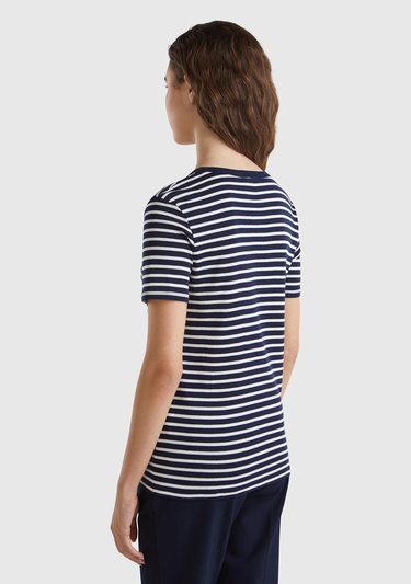  Kadın Lacivert %100 Pamuk Sol Altı Logolu Çizgili Yuvarlak Yaka T-Shirt