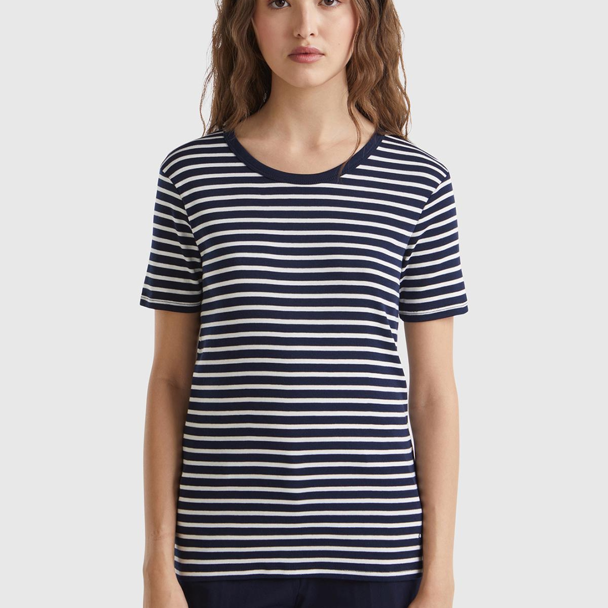 Kadın Lacivert %100 Pamuk Sol Altı Logolu Çizgili Yuvarlak Yaka T-Shirt