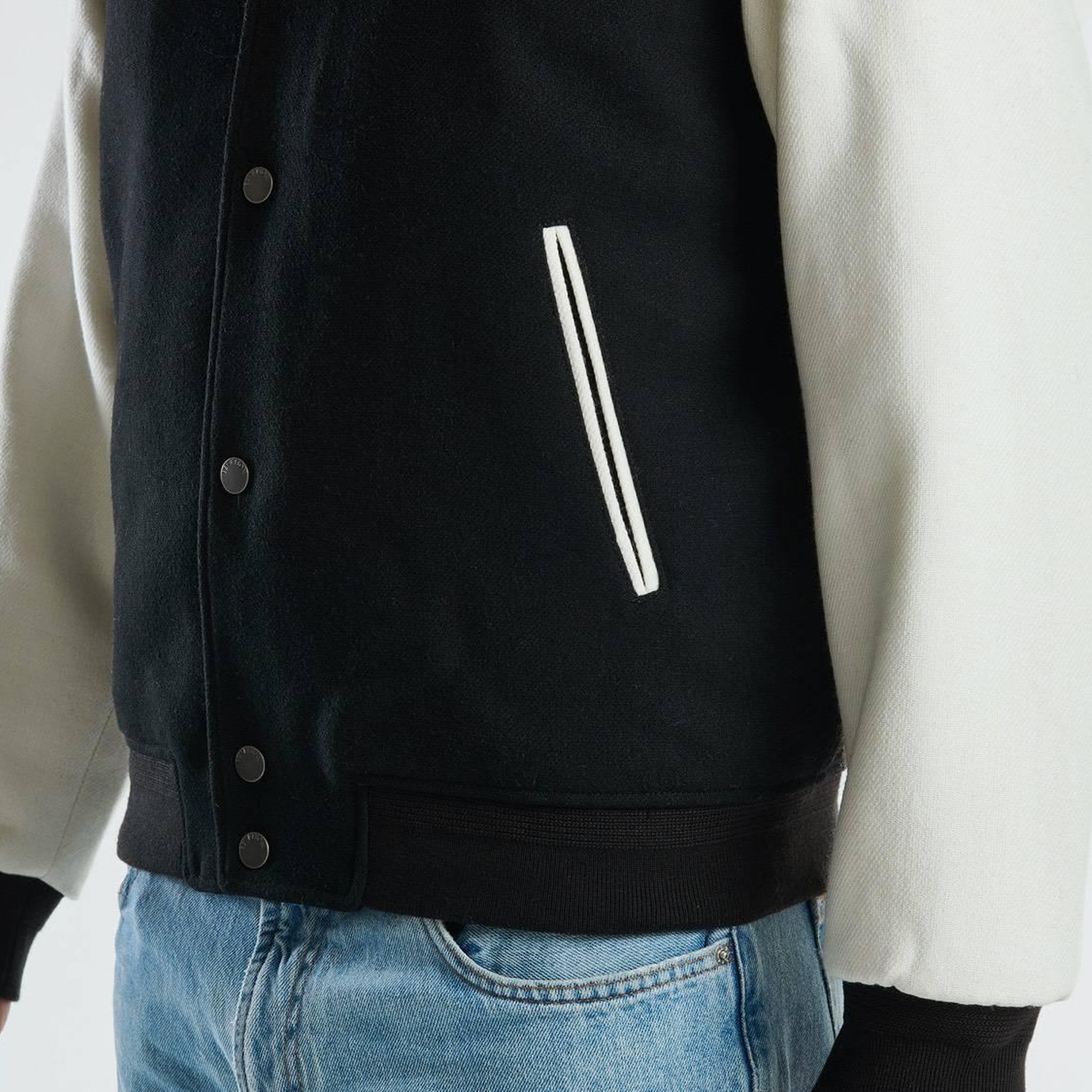 Erkek Siyah Yanları Cepli Önü Düğme Kapamalı Kolej Ceket