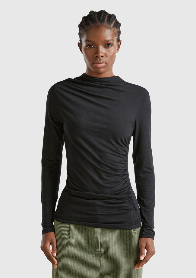  Kadın Siyah Modal Karışımlı Omzu Büzgü Detaylı Yarım Balıkçı Yaka Sweatshirt