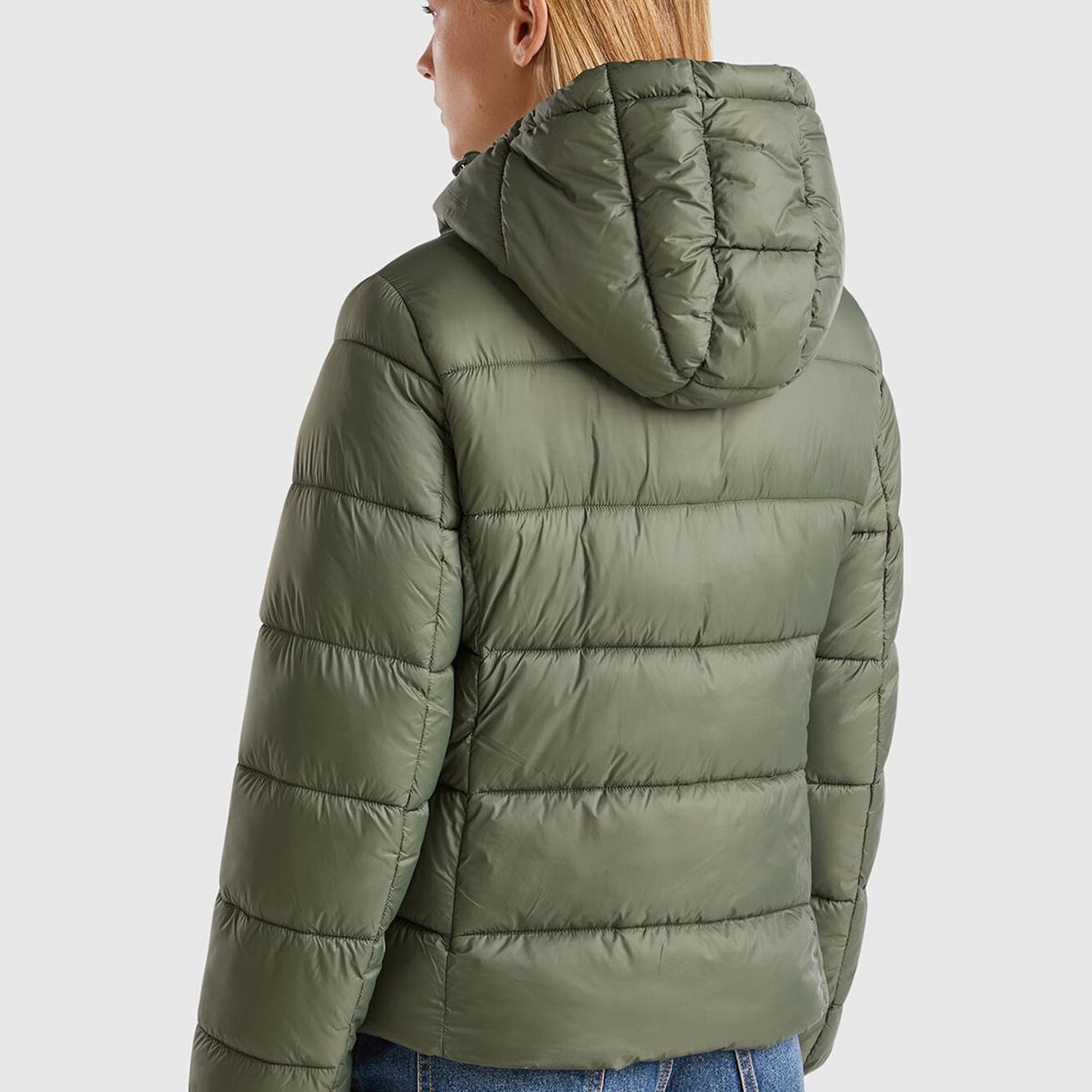 Kadın Yeşil Önü Cepli Fermuar Kapamalı Büzgü Kapüşonlu Mont