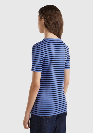  Kadın Mavi %100 Pamuk Sol Altı Logolu Çizgili Yuvarlak Yaka T-Shirt