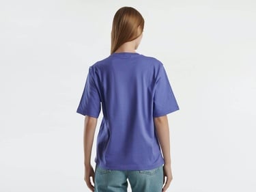  Kadın Mor %100 Pamuk Önü Logolu Kısa Kollu Yuvarlak Yaka T-Shirt