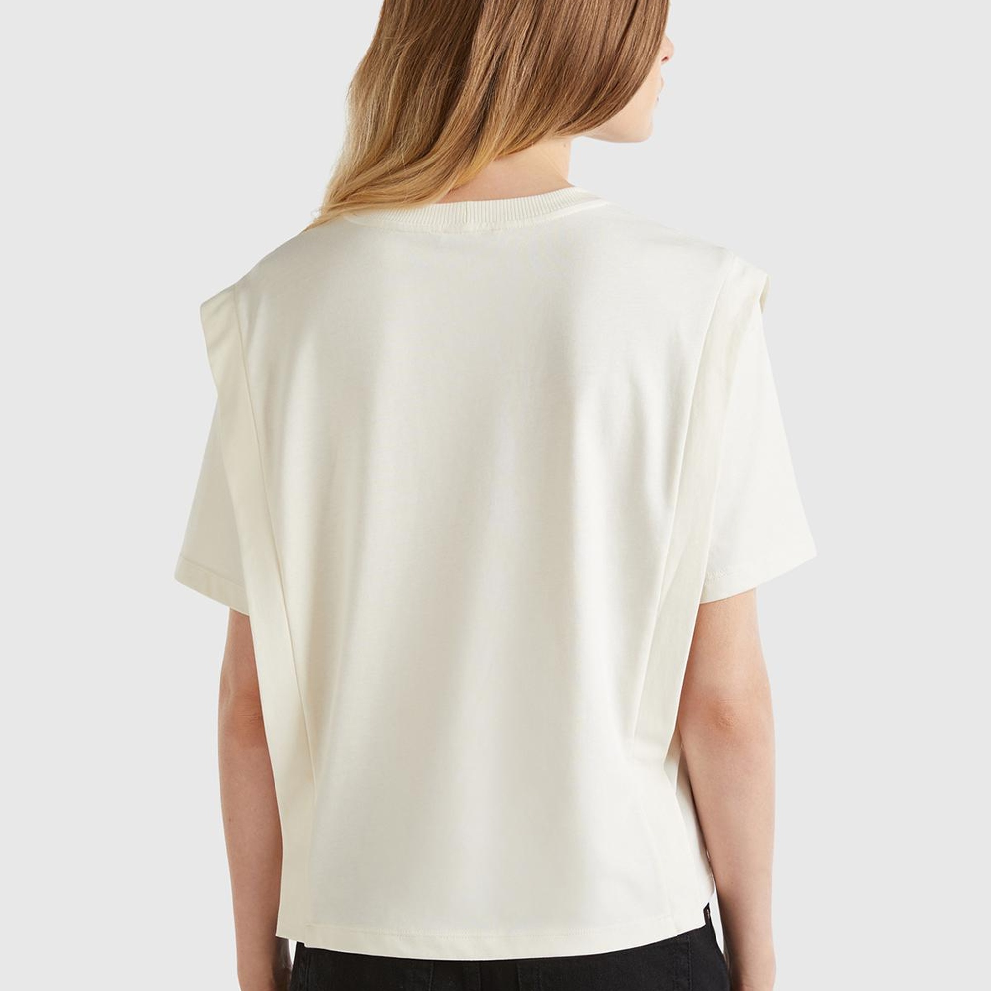Kadın Krem %100 Pamuk Yarım Kollu Yuvarlak Yaka Düz T-Shirt