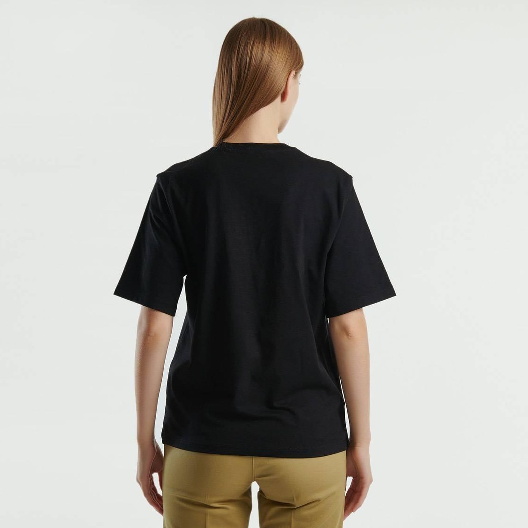 Kadın Siyah %100 Pamuk Önü Logolu Kısa Kollu Yuvarlak Yaka T-Shirt