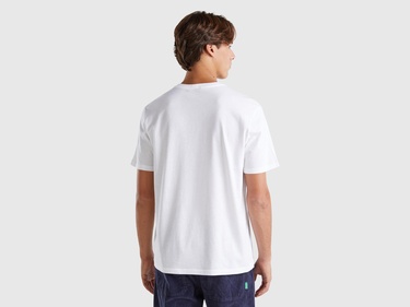  Erkek Beyaz Benetton %100 Pamuk Önü Logo Baskılı Kısa Kollu Yuvarlak Yaka T-Shirt