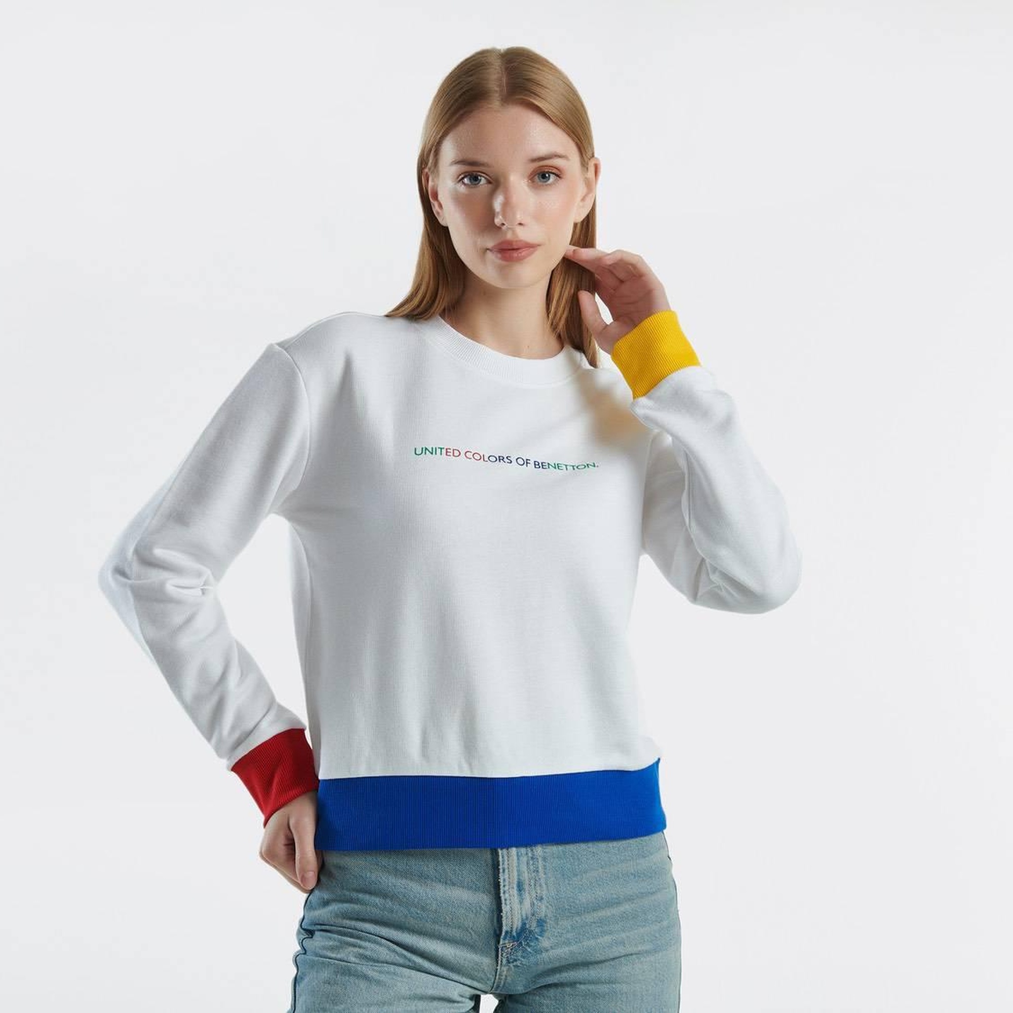 Kadın Beyaz Renkli %100 Pamuk Önü Logo Baskılı Ribanalı Bisiklet Yaka Sweatshirt