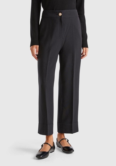  Kadın Siyah Yün ve Viskoz Karışımlı Pile Detaylı Kıvrık Paça Pantolon