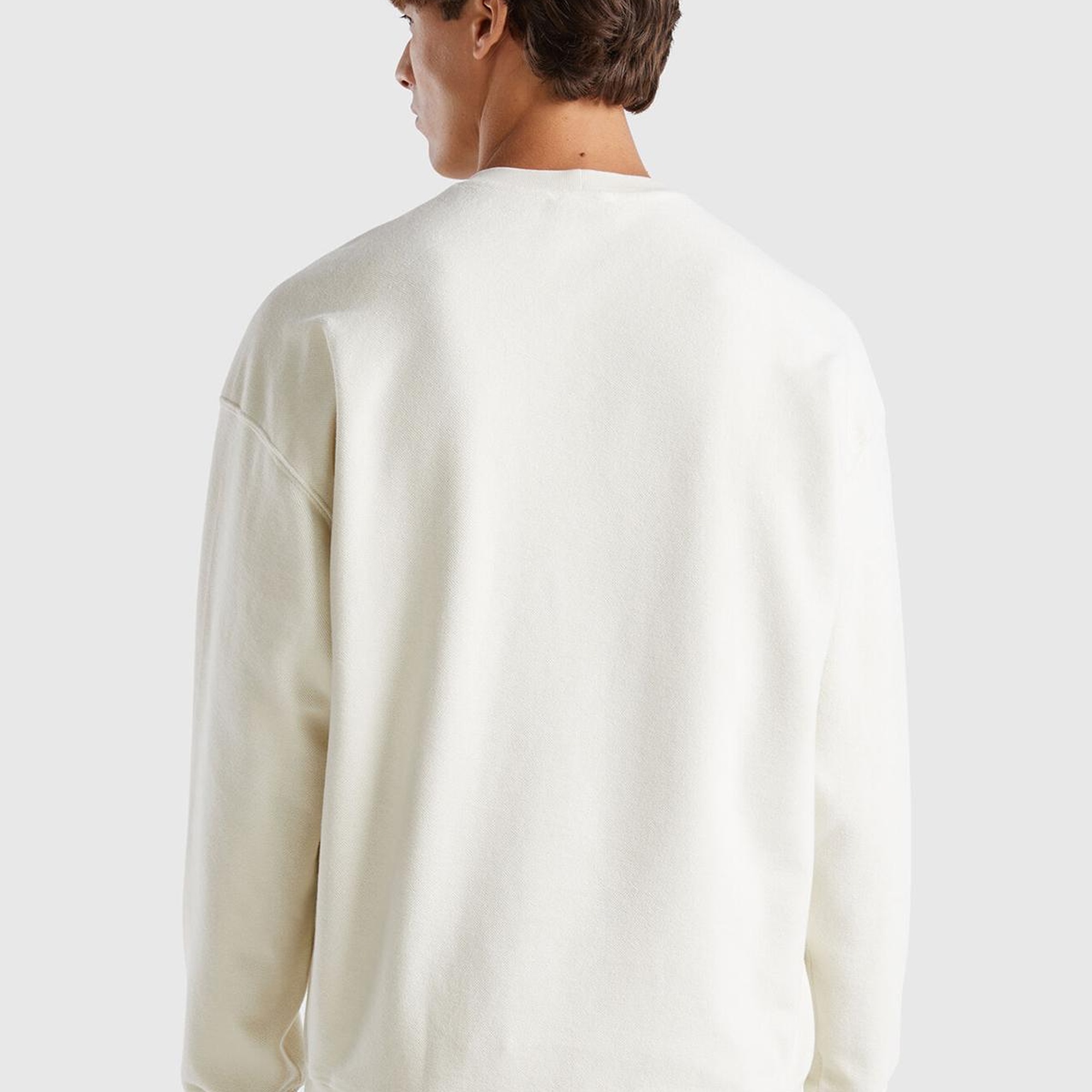 Erkek Beyaz Pamuk Karışımlı Önü Logo Detaylı Bisiklet Yaka Sweatshirt