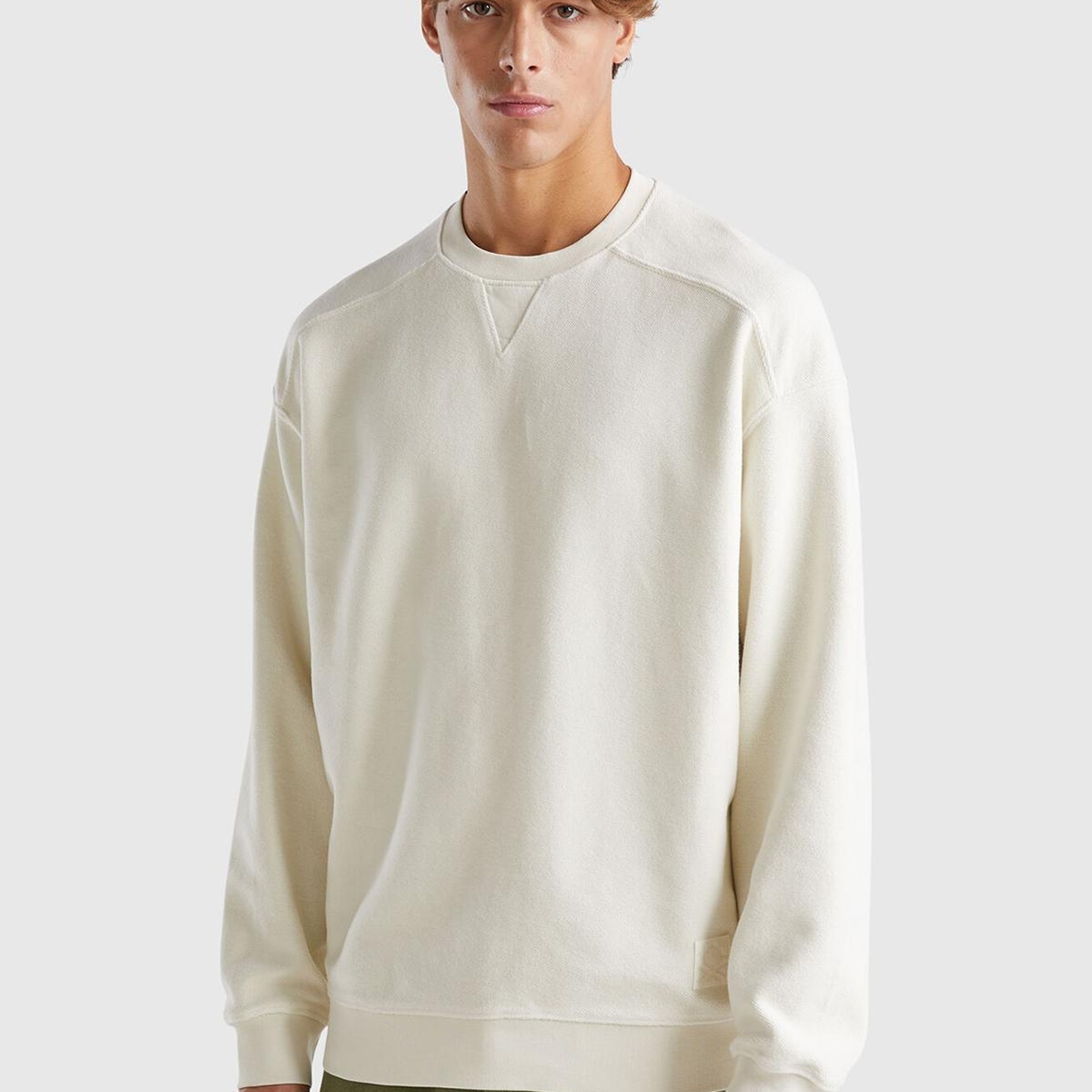 Erkek Beyaz Pamuk Karışımlı Önü Logo Detaylı Bisiklet Yaka Sweatshirt