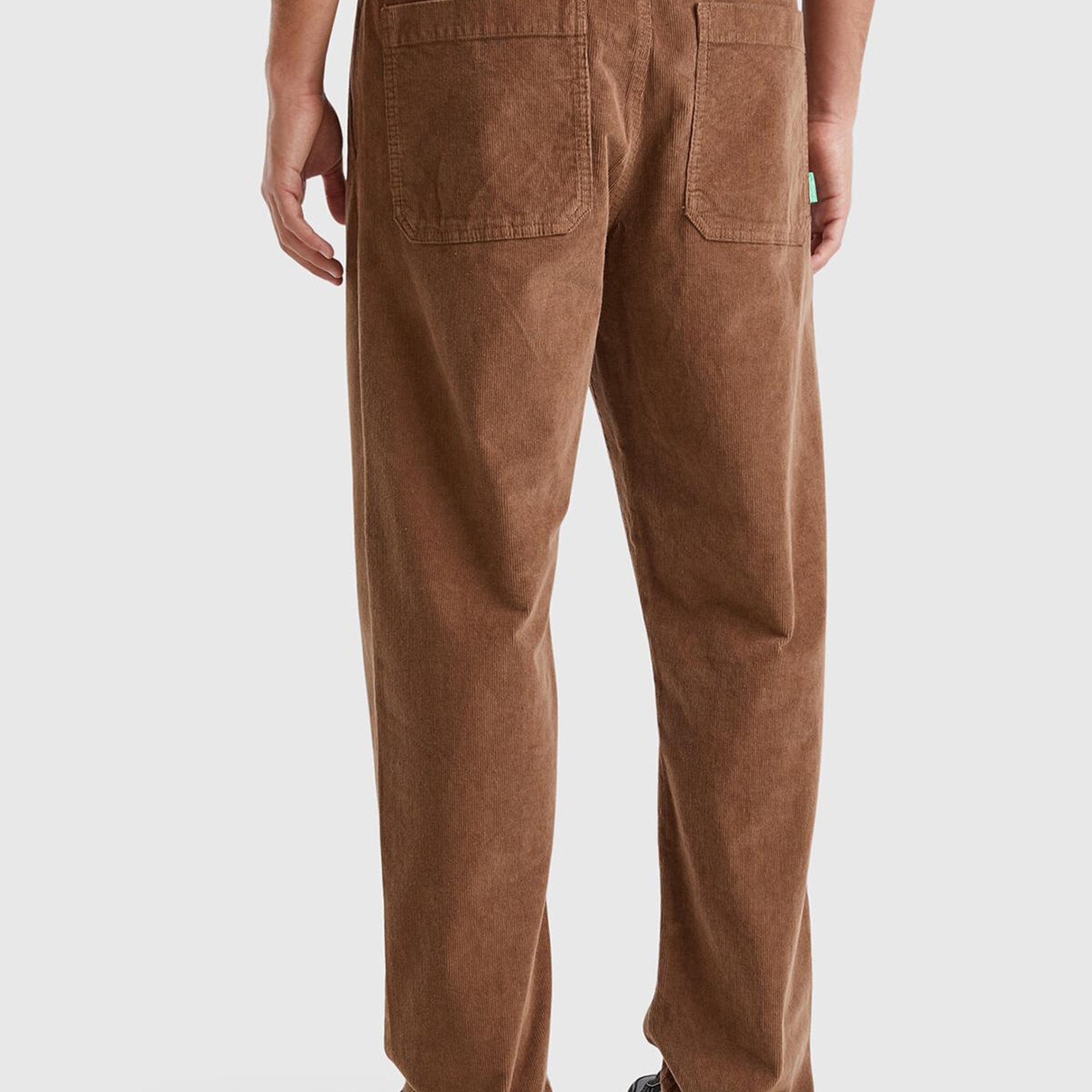 Erkek Kahverengi Pamuk Karışımlı Önü ve Arkası Cepli Büzgü İpli  Kadife Pantolon