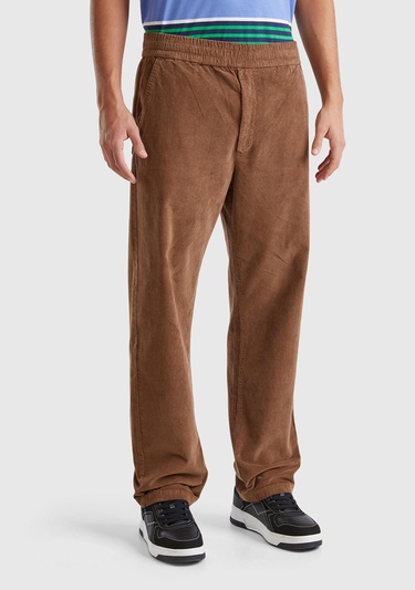  Erkek Kahverengi Pamuk Karışımlı Önü ve Arkası Cepli Büzgü İpli  Kadife Pantolon