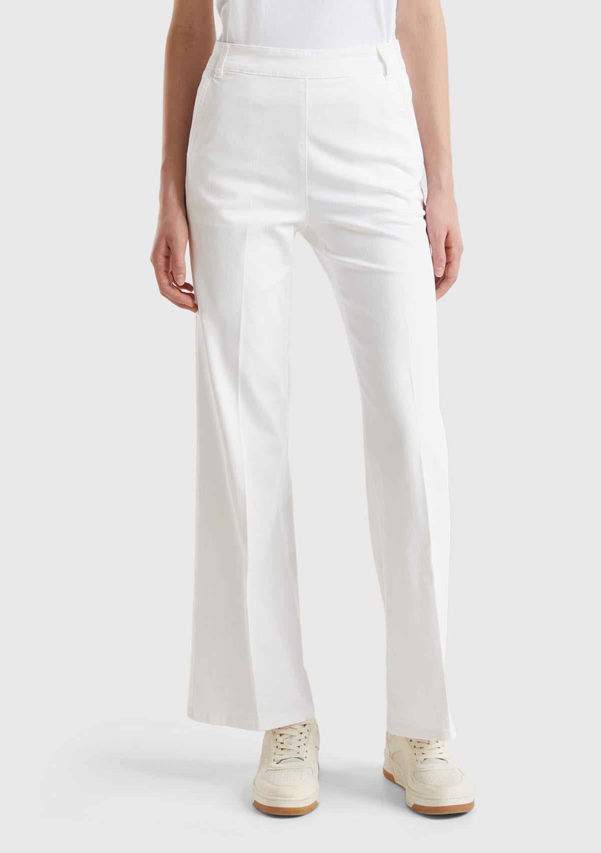  Kadın Beyaz Pamuk Karışımlı Rahat İspanyol Paça Pantolon