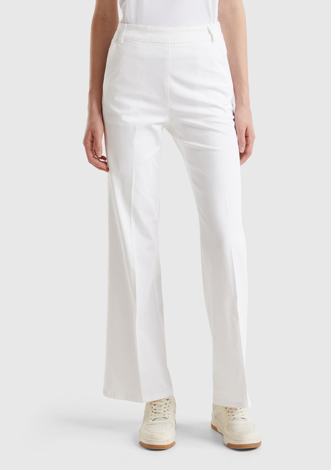  Kadın Beyaz Pamuk Karışımlı Rahat İspanyol Paça Pantolon