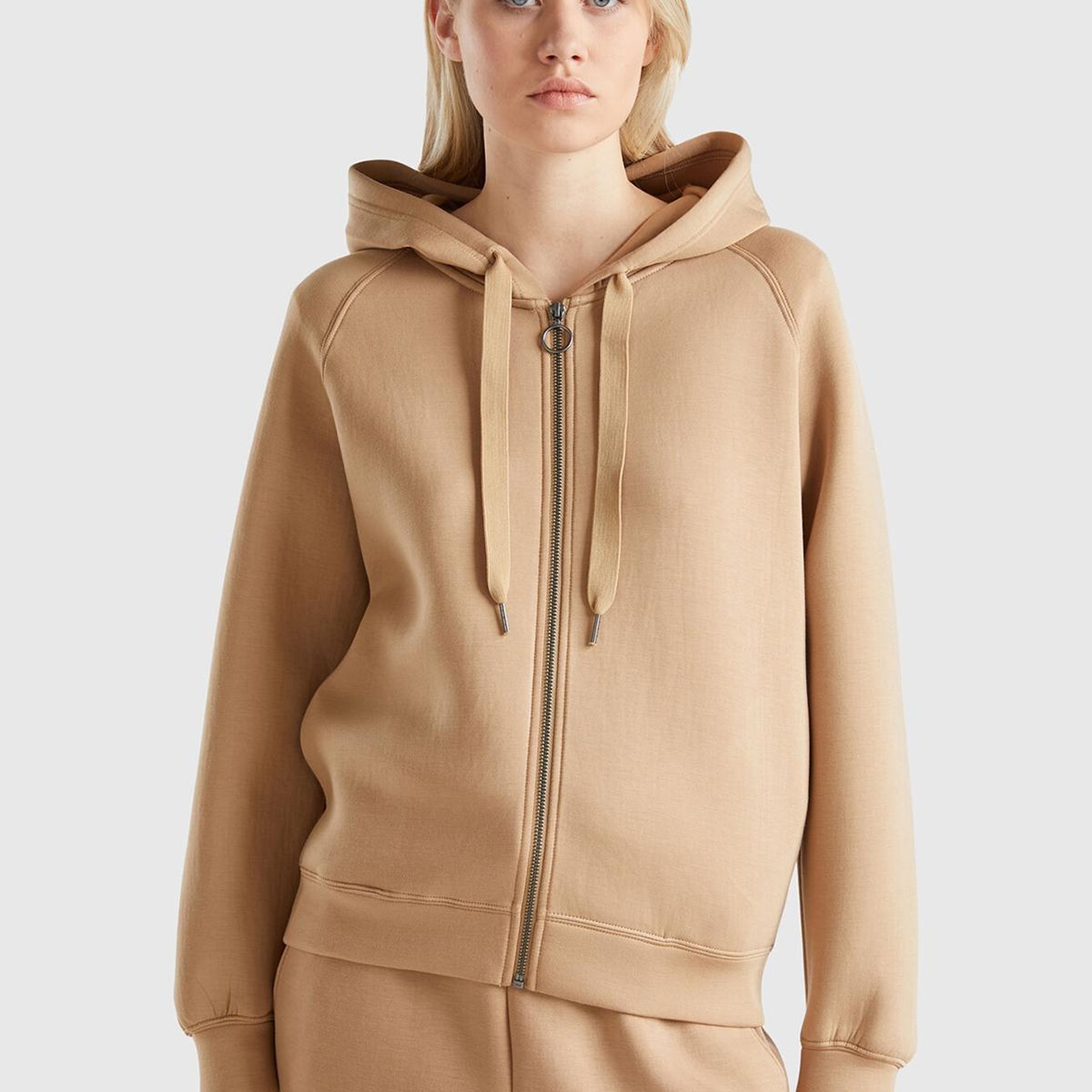 Kadın Bej Viskoz Karışımlı Büzgü İpli Kapüşonlu Fermuarlı Sweatshirt