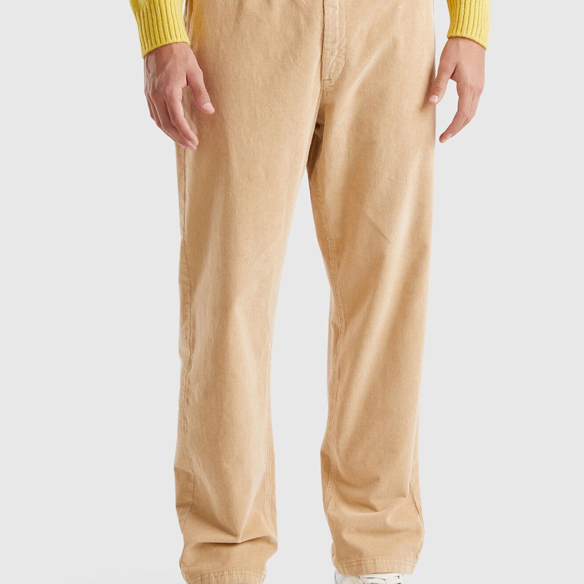 Erkek Bej Pamuk Karışımlı Önü ve Arkası Cepli Büzgü İpli  Kadife Pantolon