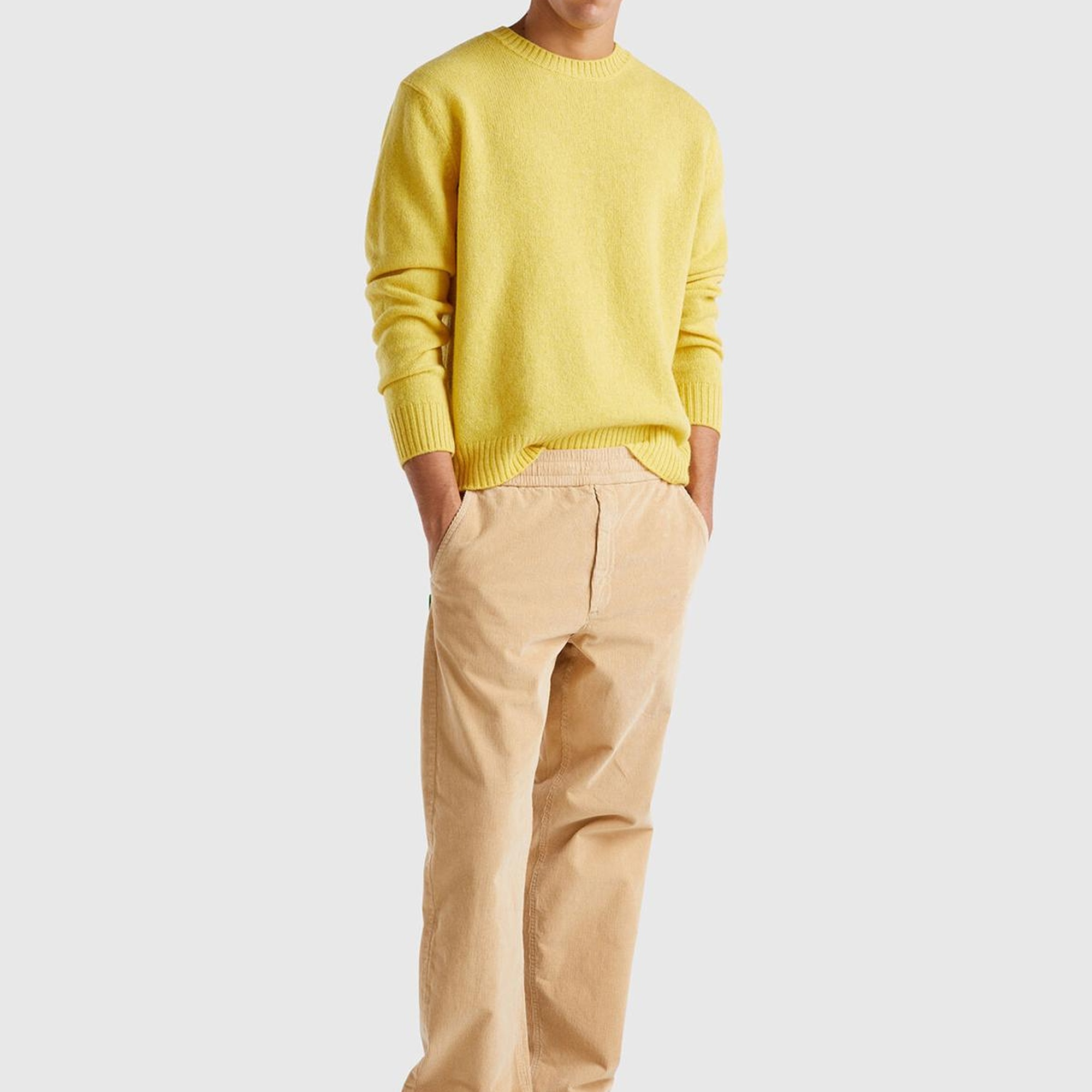 Erkek Bej Pamuk Karışımlı Önü ve Arkası Cepli Büzgü İpli  Kadife Pantolon