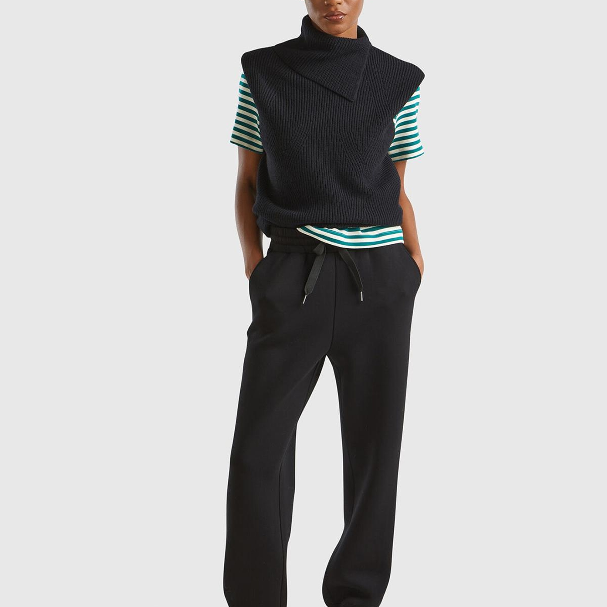 Kadın Siyah Viskoz Karışımlı Beli Lastikli Büzgü İpli Manşetli Eşofman Altı