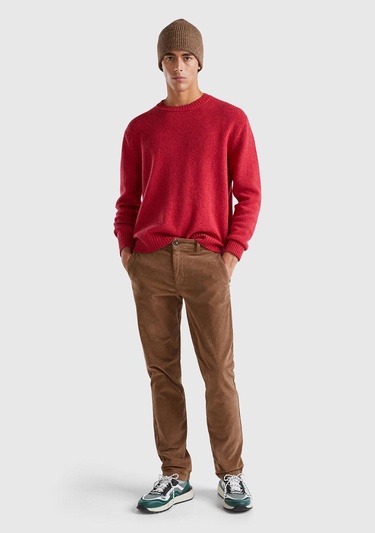  Erkek Kahverengi Pamuk Karışımlı Arkası Biyeli Cepli Dar Kesim Kadife Pantolon